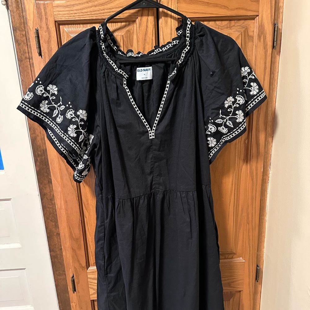 Old Navy Black Dress with Embroidery M